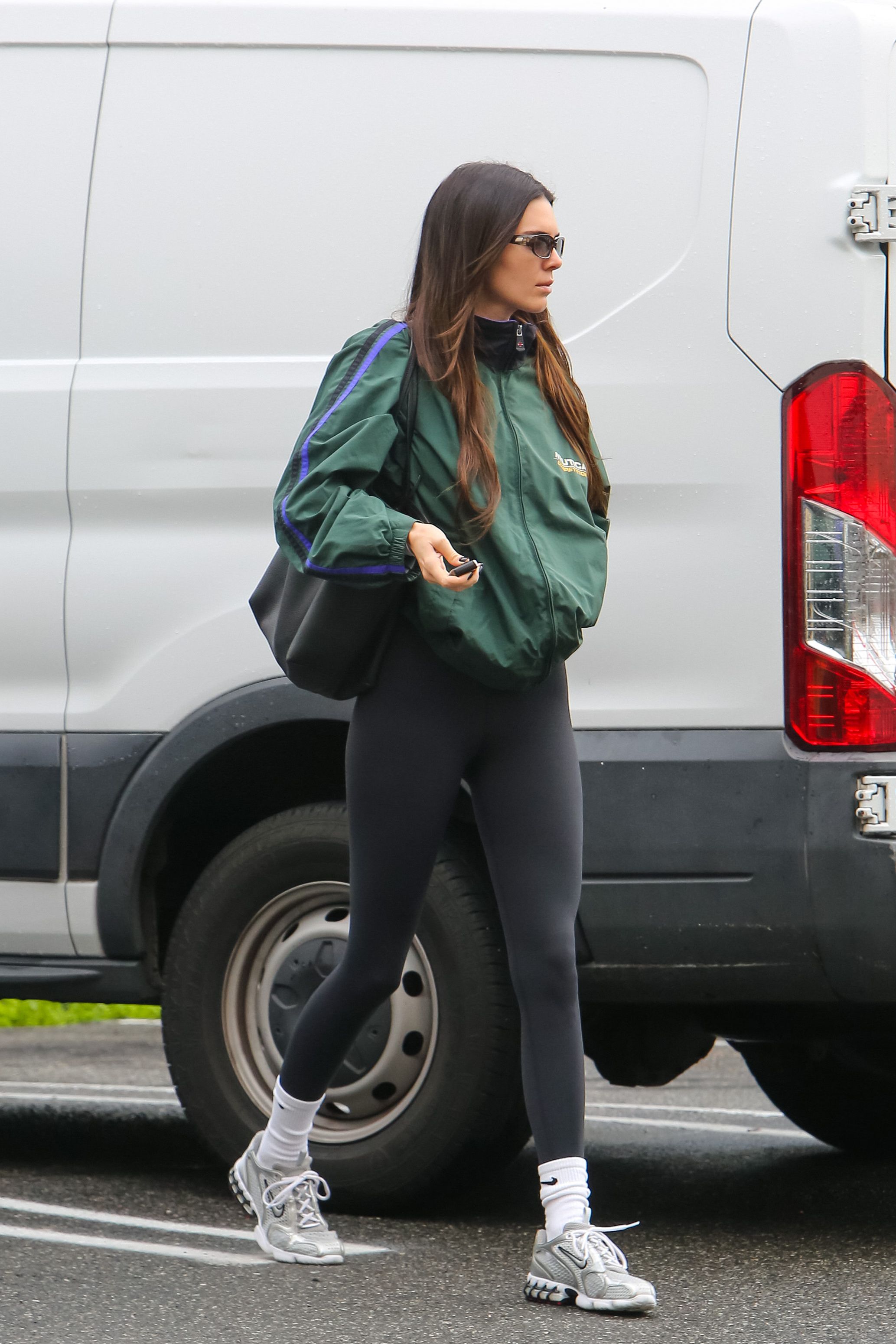 kendall jenner alo yoga leggings