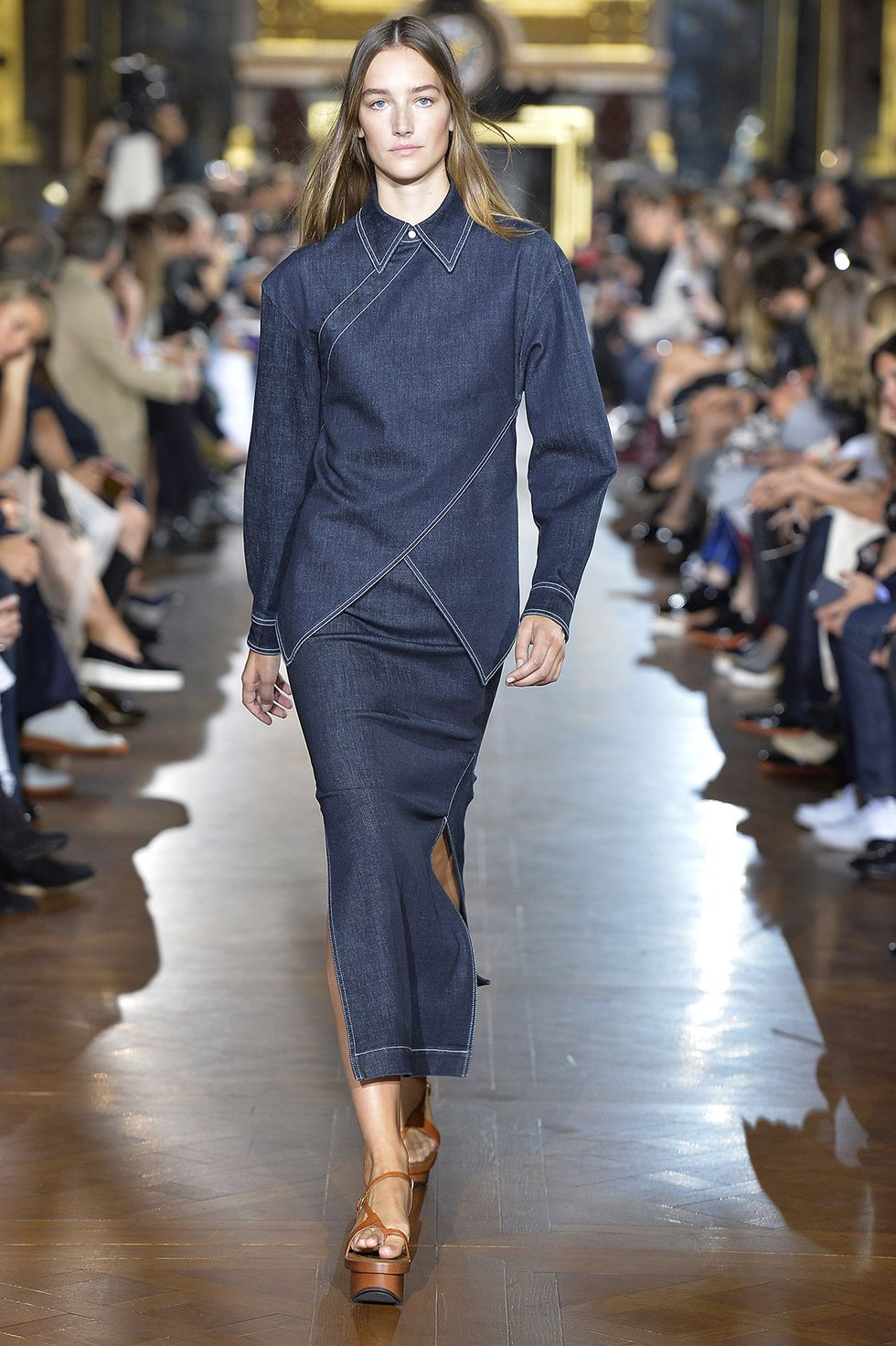 paris, france october 05 a model walks the runway at the stella mccartney spring summer 2016 fashion show during paris fashion week on october 5, 2015 in paris, france photo by catwalkinggetty images